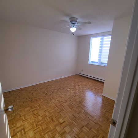 For Lease - 5128A Dundas Street Unit# #1, Toronto, Ontario - Photo 5