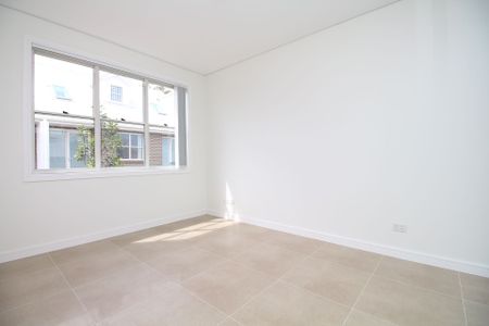 9/33 Louis Street, Granville. - Photo 4