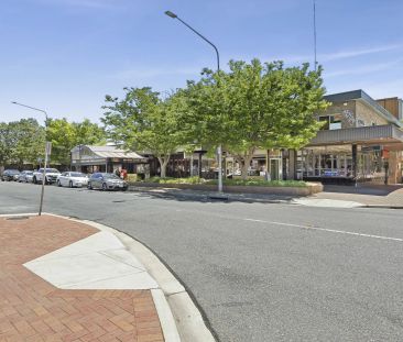 Spacious & Stylish Apartment in Sought-After Kingston Place - Photo 5