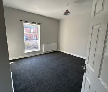 Lovely & Modern Two Bedroom Family Home for Rent in Blackburn - Photo 3