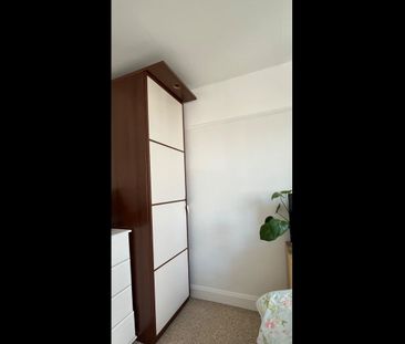 Room in a Shared House, London, SW20 - Photo 2