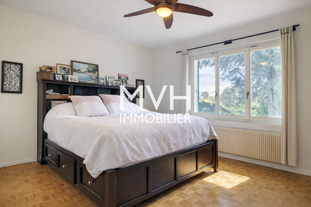 Detached house with tree garden - Photo 5