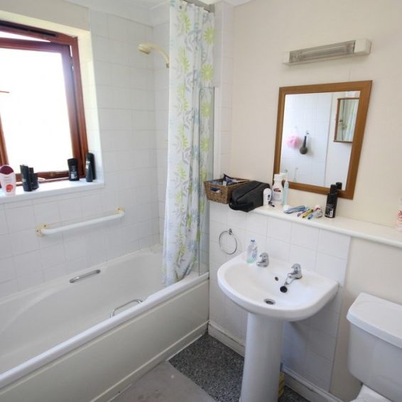 Town End Room 3, Browns Hill, Penryn - Photo 1