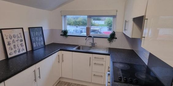 2 Bed Flat, Bell Hill Road, BS5 - Photo 3