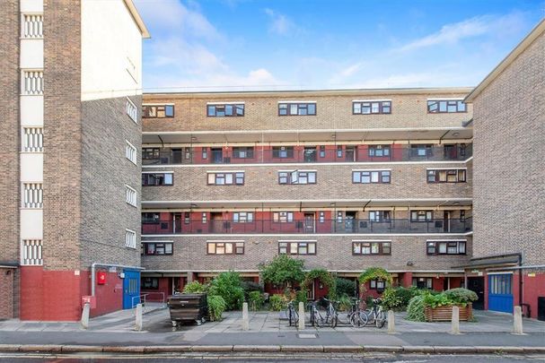 3 bedroom flat to rent - Photo 1