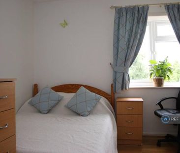1 bedroom in a house share to rent - Photo 5
