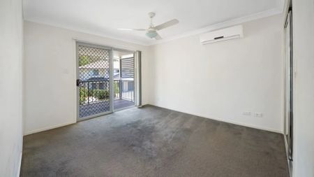 3 Bedroom Townhouse in Quiet Complex - Photo 2