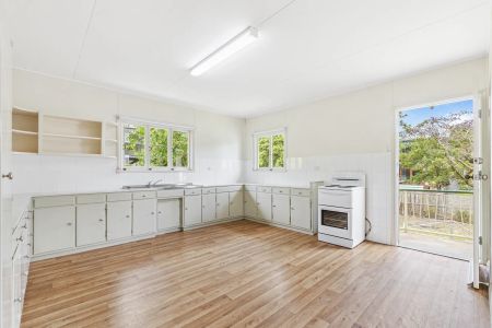 Spacious House Located on Quiet Greens Road - Photo 5