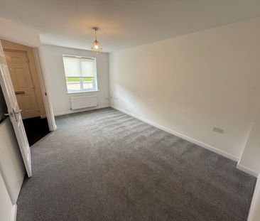 17 Lily of the Valley View, Sutton-in-Ashfield, NG17 - Photo 2