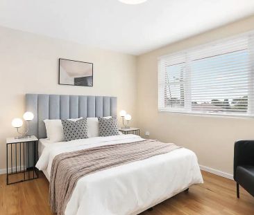 “Sunny and Modern 2 Bedroom Unit in Prime Location” - Photo 1