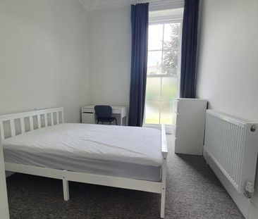 8 Bed Semi-Detached House, Cotham, BS6 - Photo 5