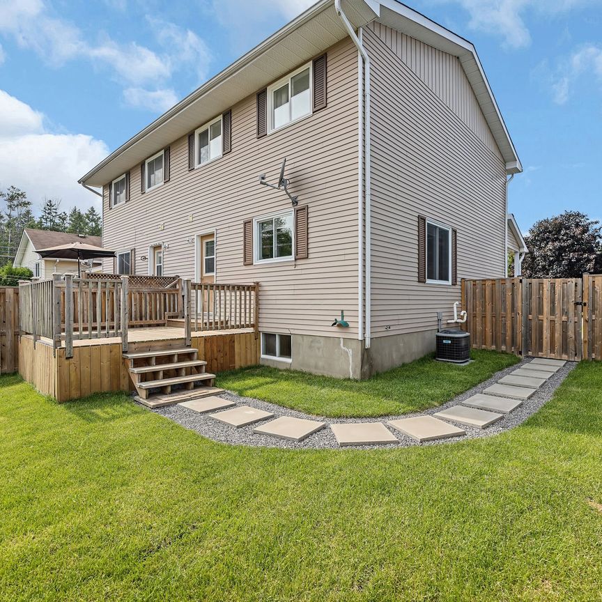 For Lease - 8 Carman Court, South Dundas, Ontario - Photo 1