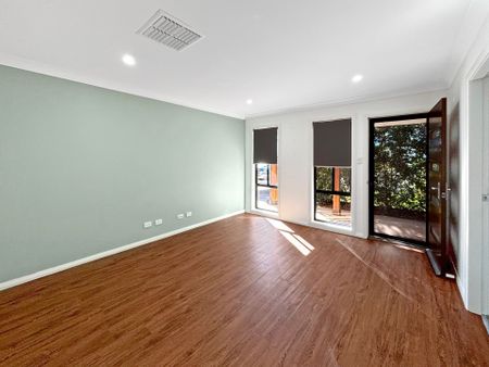 Rosewood Grove Home with a Pool - Photo 2