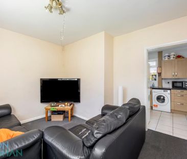 5 bedroom semi-detached house to rent - Photo 2