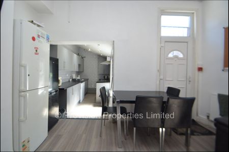 7 Bedroom Student Houses - Photo 3