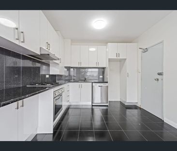 Light-Filled Two Bedroom Apartment with Parking - Photo 2