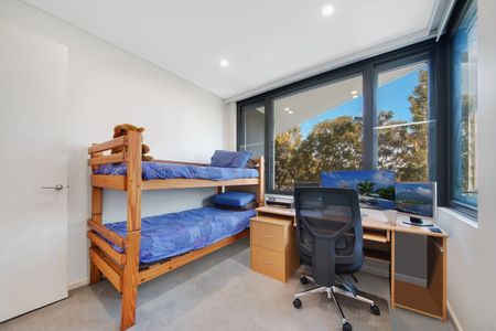 Luxury inclusions with unrivalled convenience - Photo 2