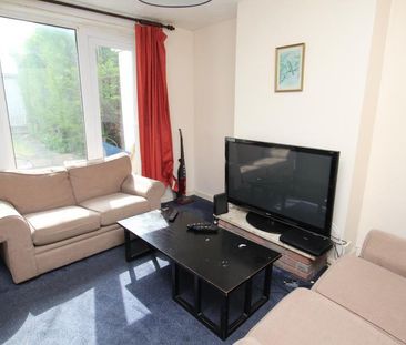 4 bedroom terraced house to rent - Photo 2