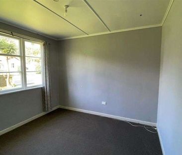 3 Bedrooms in Hikurangi - Photo 4