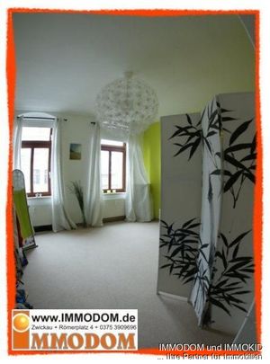 2-Zimmer-Wohnung mit EINBAUKÜCHE und einem herrlichen Ausblick auf den Römerplatz zu vermieten! - Photo 1