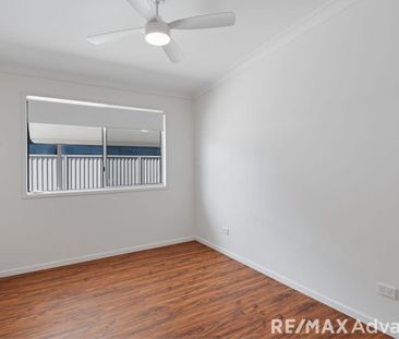 Neat & Tidy Home with a Shed! - Photo 2