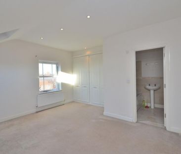 2 bedroom terraced house to rent - Photo 2