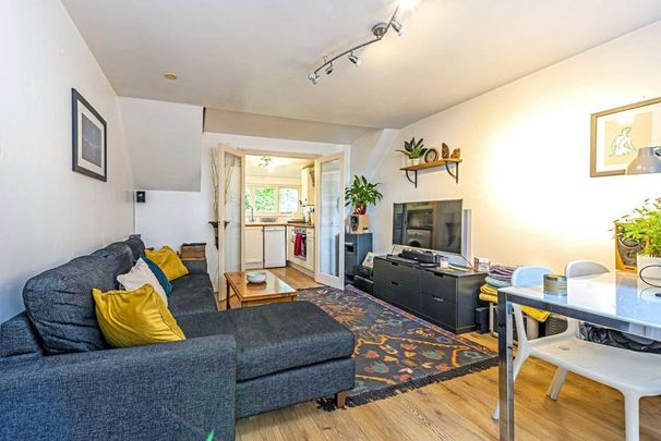 1 bedroom flat to rent - Photo 1