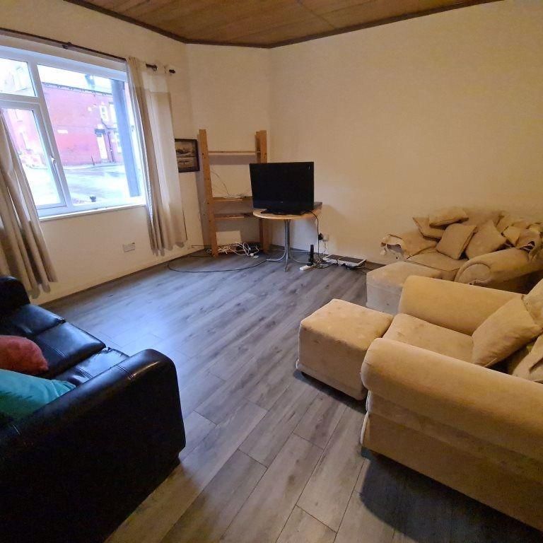 4 bedroom house to rent - Photo 1