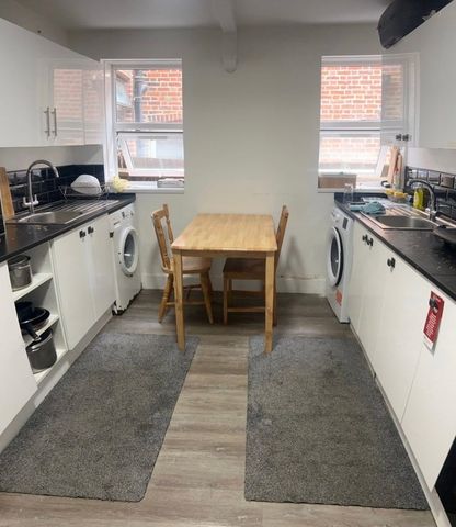 Room in a Shared House, Mora Road, NW2 - Photo 4