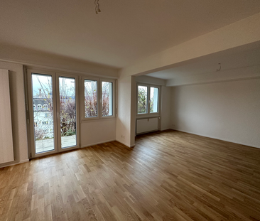 Moderne 2.5-Zimmerwohnung im 1. UG mit Terasse - Photo 2