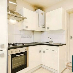 Finchley Road, NW11, Temple Fortune - Photo 2