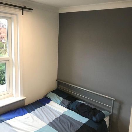 5 bedroom detached house to rent - Photo 4