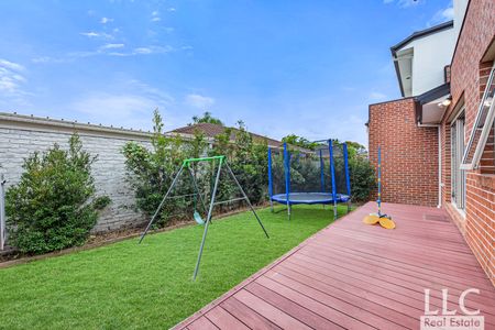 2/21 Kurrajong Avenue, Glen Waverley VIC 3150 - Townhouse For Rent | Domain - Photo 4