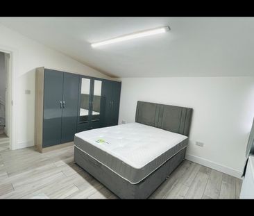 4 Bed Terraced House, Wembley, HA9 - Photo 3