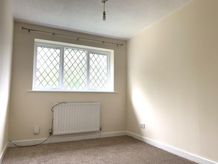 3 bedroom mews to rent - Photo 3