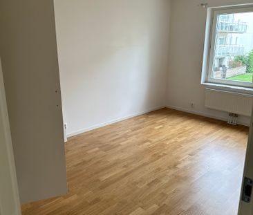 Femstenavägen, Kungsängen - Photo 1