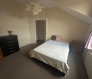 Room in a Shared Flat, Cinnamon Apartments, SW19 - Photo 2