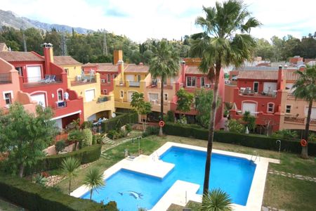 Townhouse in The Golden Mile - Photo 4