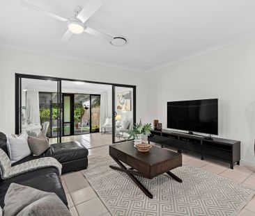 Stylish, Spacious and Perfectly Positioned in Coorparoo - Photo 3