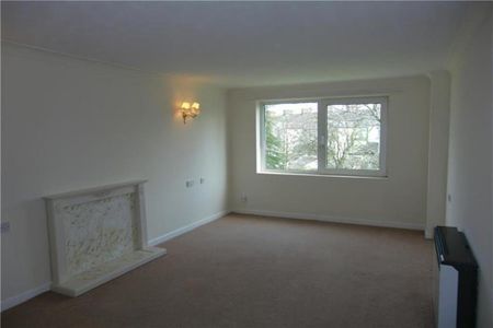 1 bedroom retirement property to rent - Photo 2
