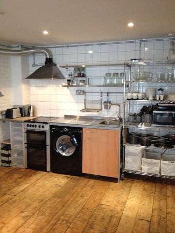 1 Bed Flat, High Street, M4 - Photo 2