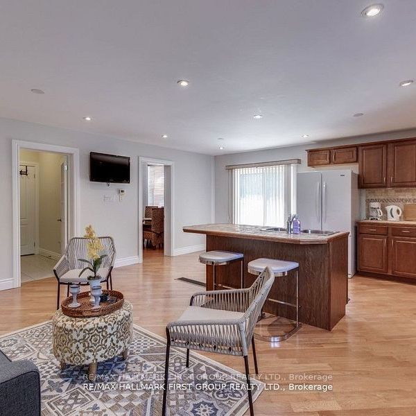 For Lease - 26 Whiting Avenue Unit# Main & 2nd Level, Oshawa, Ontario - Photo 1