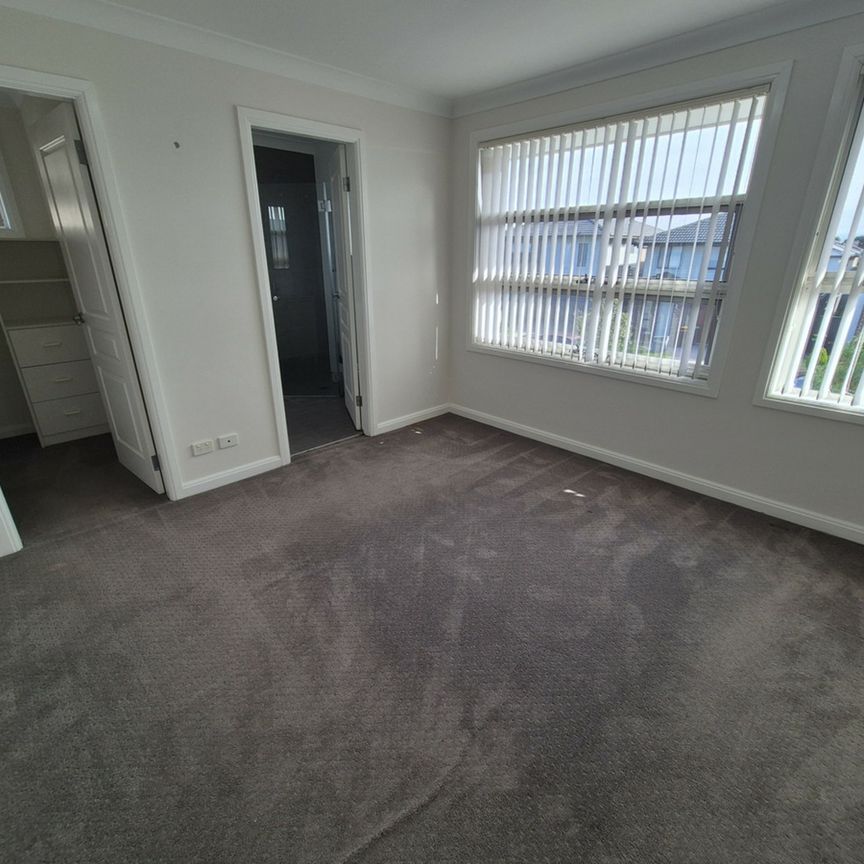 A Stunning 4 Bedroom Family Home, You Don't Want To Miss Out On!!! - Photo 1