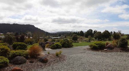 Easy Living on Kanuka Lane - Photo 2