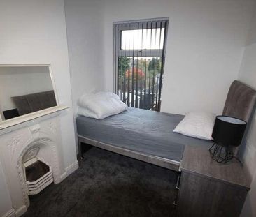 Calais Road (room), Staffordshire, Burton Upon Trent, DE13 - Photo 1