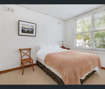 Fully furnished coastal retreat - Photo 4