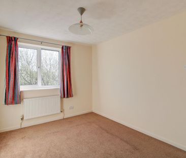 3 bedroom end of terrace house to rent - Photo 4