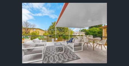 Spacious Two-Bedroom Apartment with Air Conditioning and Extra Large Balcony - Photo 3