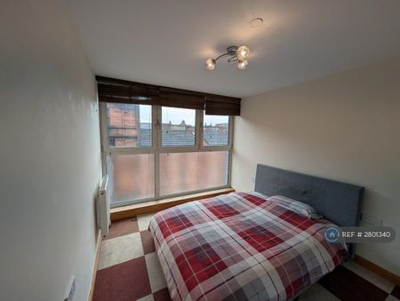 3 bedroom flat to rent - Photo 3