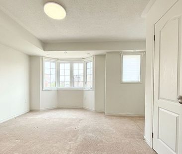 For Lease - 2376 Chevron Prince Path, Oshawa, Ontario - Photo 5